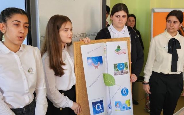 Проект „ Красива наука 1“  в час по химия и опазване на околната среда