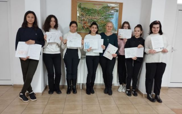 Учениците от 8-ми клас при ПГХТ „Акад. Н. Неделчев“-Сливен в часовете по БЕЛ със старши учител г-жа Катя Радева  осъществиха проект „Моята книга“