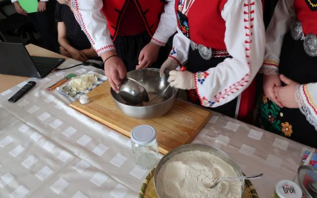 Пътят на хляба - едно пътешествие с iхб клас в хлебозавод „Демеа“