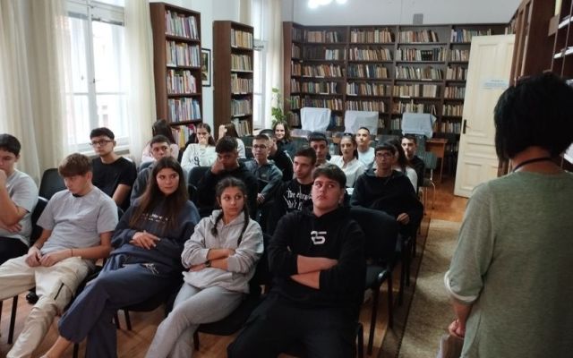 Уроци сред книгите – будителски дух в библиотеката