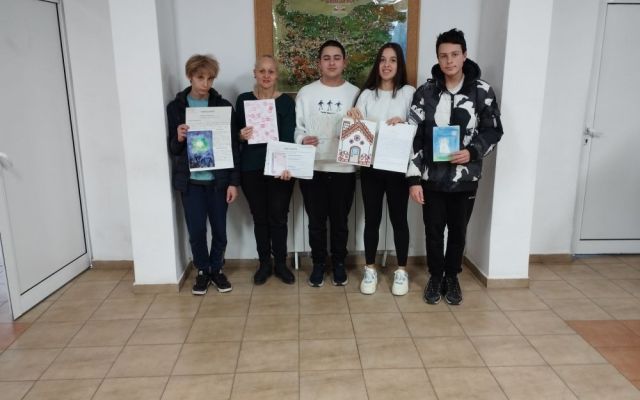 Учениците от 8-ми клас при ПГХТ „Акад. Н. Неделчев“-Сливен в часовете по БЕЛ със старши учител г-жа Катя Радева  осъществиха проект „Моята книга“ [06.02.2024]