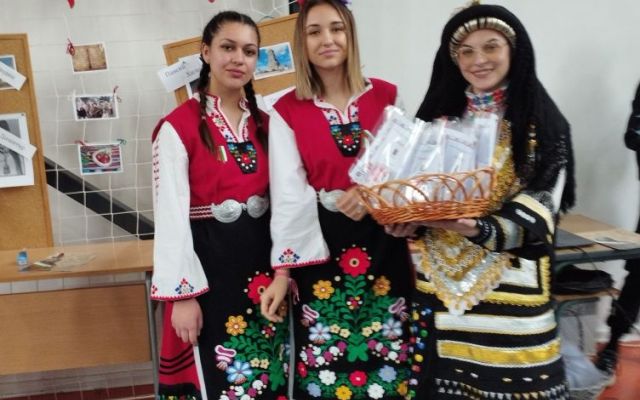 Пролетно настроение и „Игри на родолюбците“ на 1-ви март в ПГХТ “Акад. Неделчо Неделчев“ [02.03.2024]