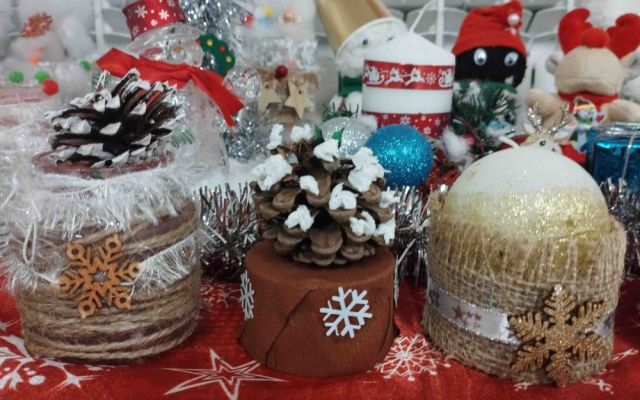 На 06.12.2024 г., Никулден, в Професионална гимназия по хотелиерство и туризъм „Академик Неделчо Неделчев“-Сливен грейнаха коледните светлини! [07.12.2024]