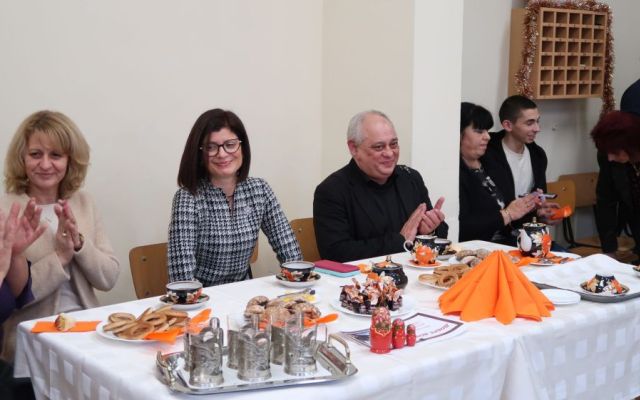"На чаша руски чай с Пушкин" - интердисциплинарен урок - БЕЛ + РЕ + УП: Кетъринг с IX "в" клас [10.12.2024]