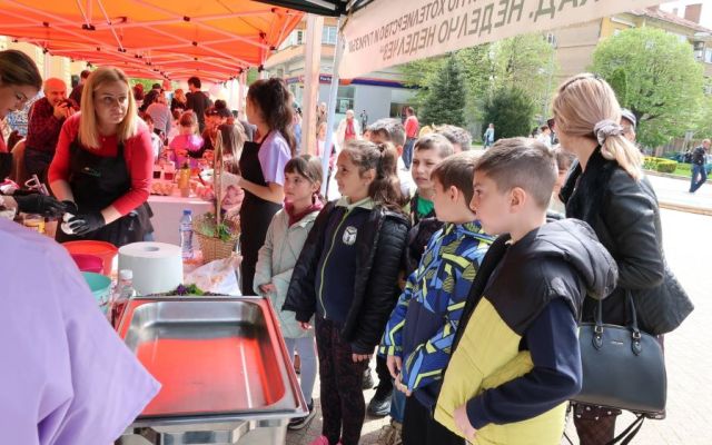 Посрещаме Велики четвъртък с общоградско боядисване на великденски яйца в Сливен [17.04.2025]