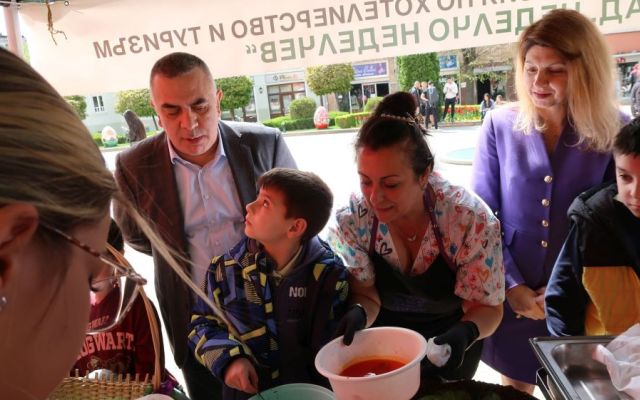 Посрещаме Велики четвъртък с общоградско боядисване на великденски яйца в Сливен [17.04.2025]