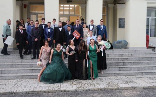 Поздравления на нашите завършващи дванадесетокласници! [24.05.2025]
