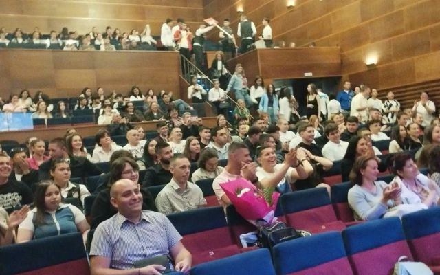 Поздравления на нашите завършващи дванадесетокласници! [24.05.2025]