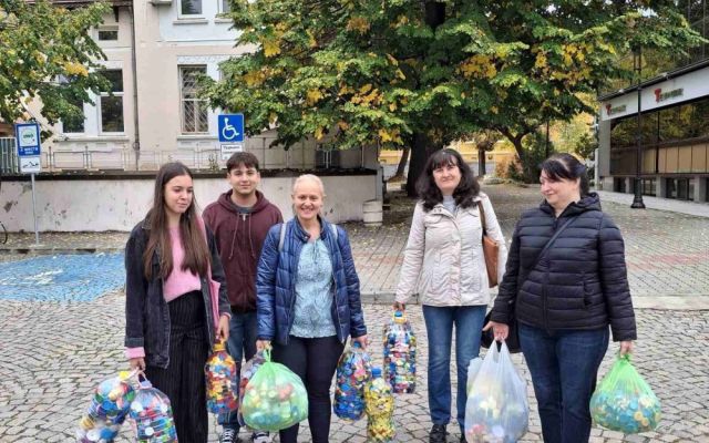 Кампанията "Капачки за бъдеще" продължава в ПГХТ [20.10.2025]