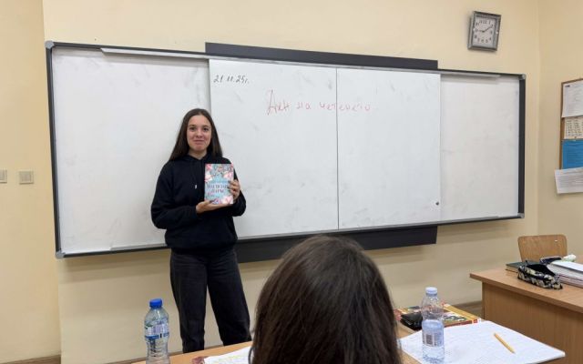 Пъстра литературна магия и вълнуваща среща с поетесата Анна Малешкова [26.11.2025]
