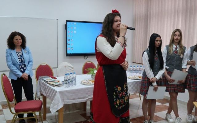 ПГХТ „Акад. Неделчо Неделчев“ отбеляза „Походът на книгите“ с вълнуваща поетична среща [23.04.2026]