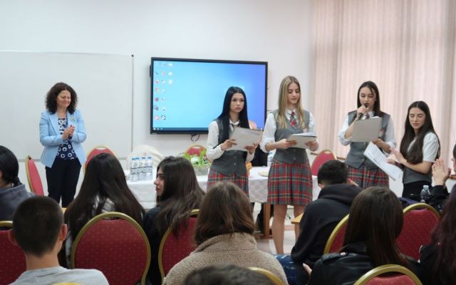 ПГХТ „Акад. Неделчо Неделчев“ отбеляза „Походът на книгите“ с вълнуваща поетична среща [23.04.2026]