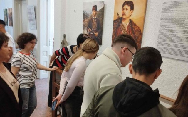 Урок по история в библиотеката: ПГХТ – Сливен почете героите от Април 1876-а [04.05.2026]