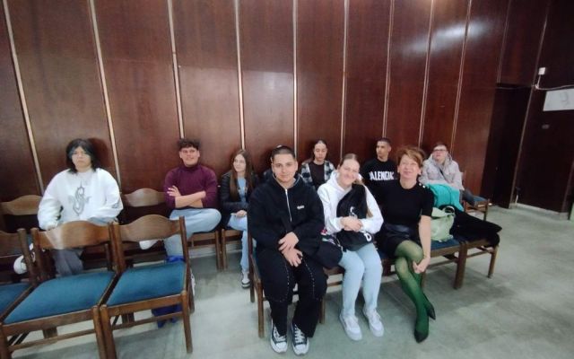 Гласът на младите: ПГХТ с участие в дебат за демокрацията [04.05.2026]