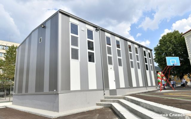 Открихме новия физкултурен салон и обновената сграда на Професионална гимназия по хотелиерство и туризъм „Академик Неделчо Неделчев“
