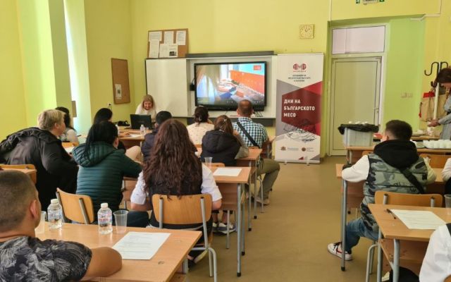 Представители на Асоциацията на месопреработвателите в България с впечатляваща презентация в ПГХТ „Акад. Неделчо Неделчев”