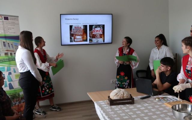 Пътят на хляба - едно пътешествие с iхб клас в хлебозавод „Демеа“