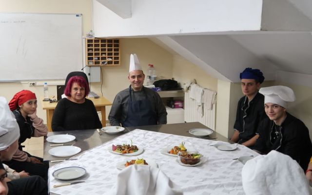 Новогодишна атмосфера с ароматни ястия, легенди за виното и разкази  за днешните винари.
