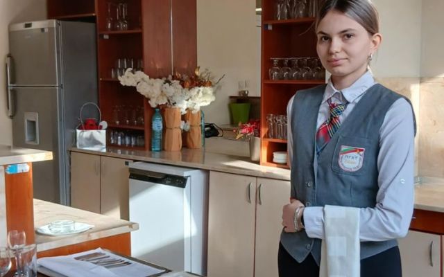 Триумф на таланта и професионализма в ПГХТ „Академик Неделчо Неделчев“