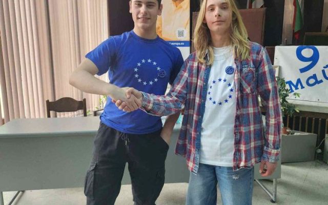 Гласът на младите: ПГХТ с участие в дебат за демокрацията