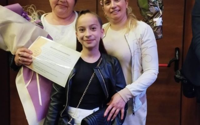 Поздравления на нашите завършващи дванадесетокласници!