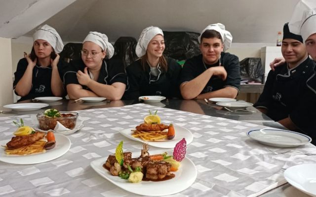 Новогодишна атмосфера с ароматни ястия, легенди за виното и разкази  за днешните винари.