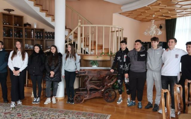 Практически занятия с представители от науката, бизнеса, публичния и неправителствения сектор