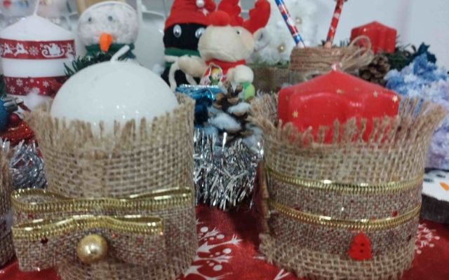 На 06.12.2024 г., Никулден, в Професионална гимназия по хотелиерство и туризъм „Академик Неделчо Неделчев“-Сливен грейнаха коледните светлини!
